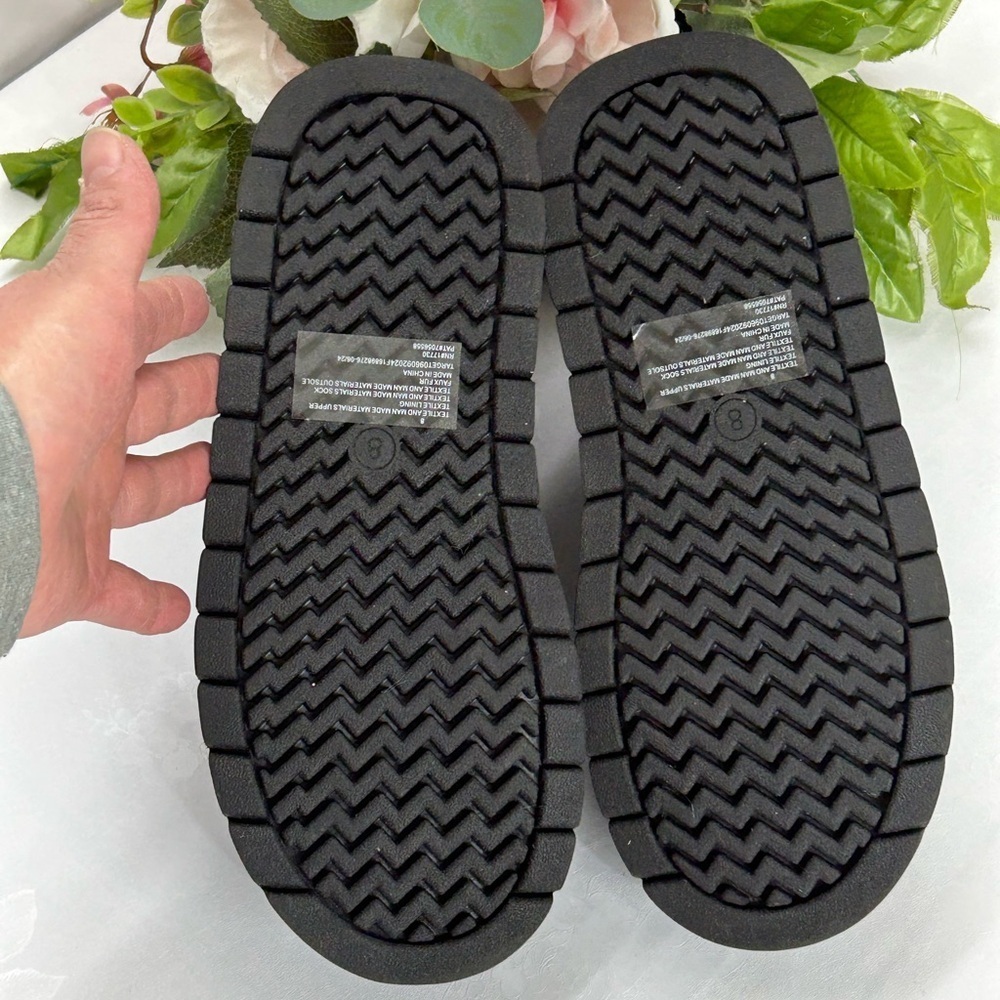Target Gray Textured Sole - Picture 4 of 6